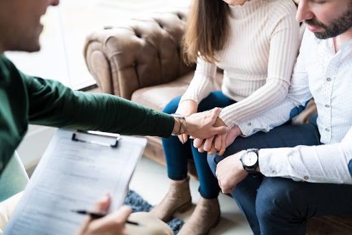 Navigating Relationship Challenges: The Benefits of Couple Counselling